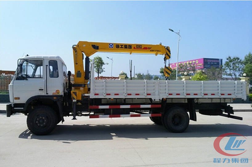 易倍·(中国)体育EMC东风153 8吨随车吊侧面图